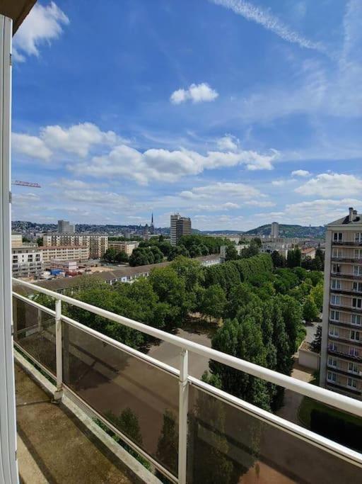 Spacieux F4 Avec Vue Panoramique Et 2 Places De Parking Ruão Exterior foto